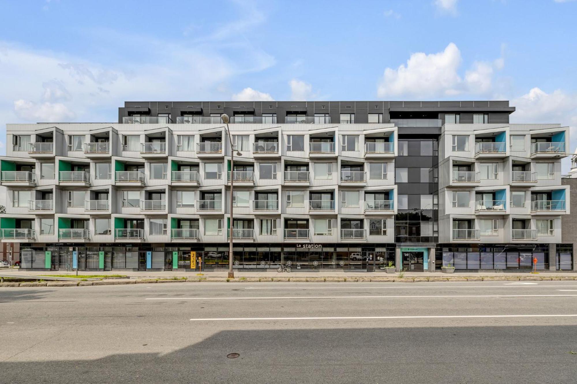 INITIAL / WAVE + Parking / Centre-Ville de Quebec Extérieur photo